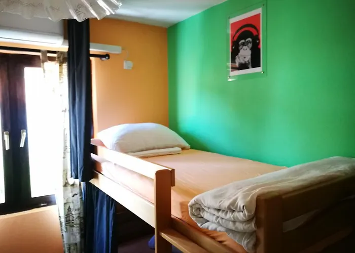 Balkaneros Hostel *